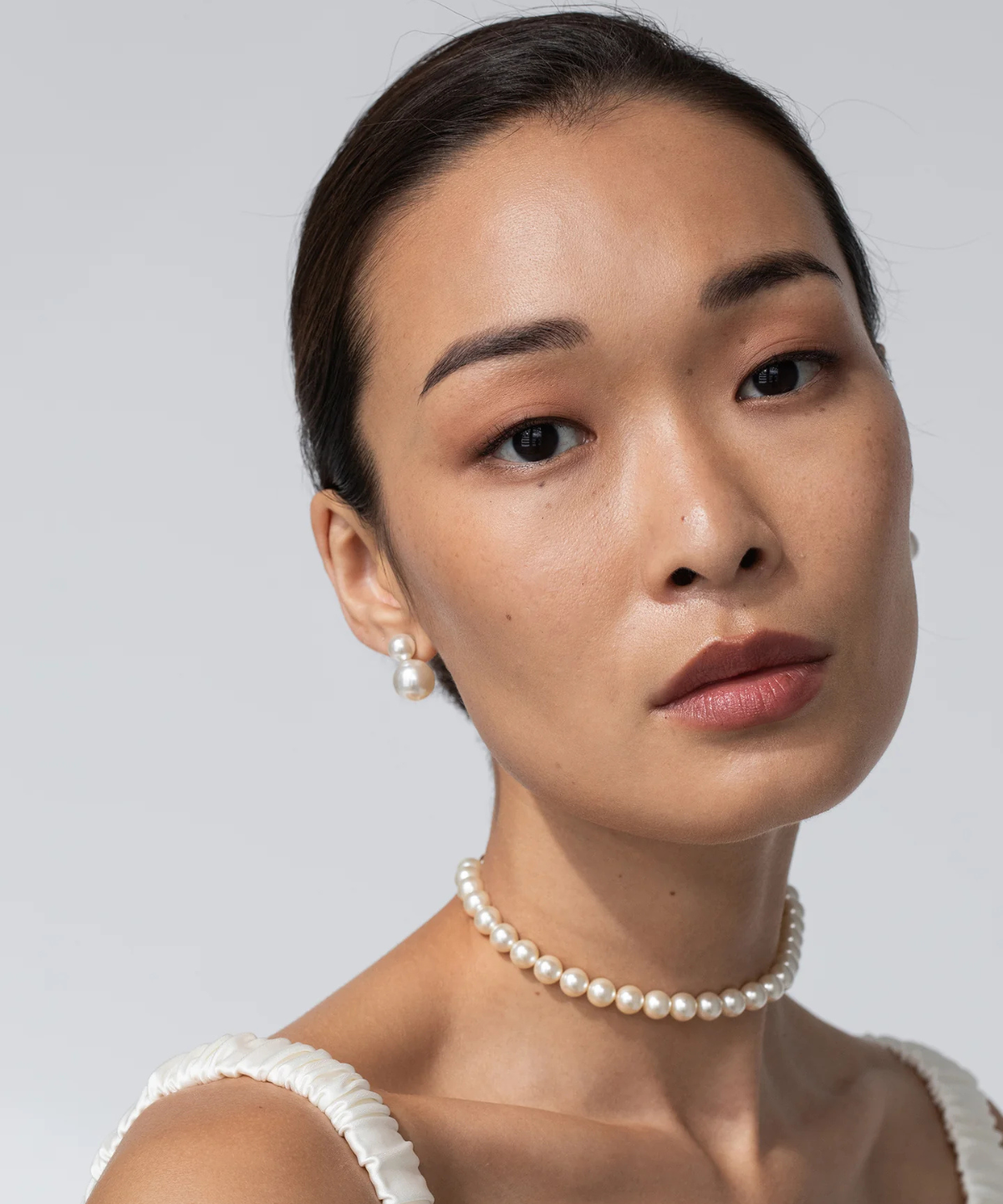 Pearl Ribbon Tie