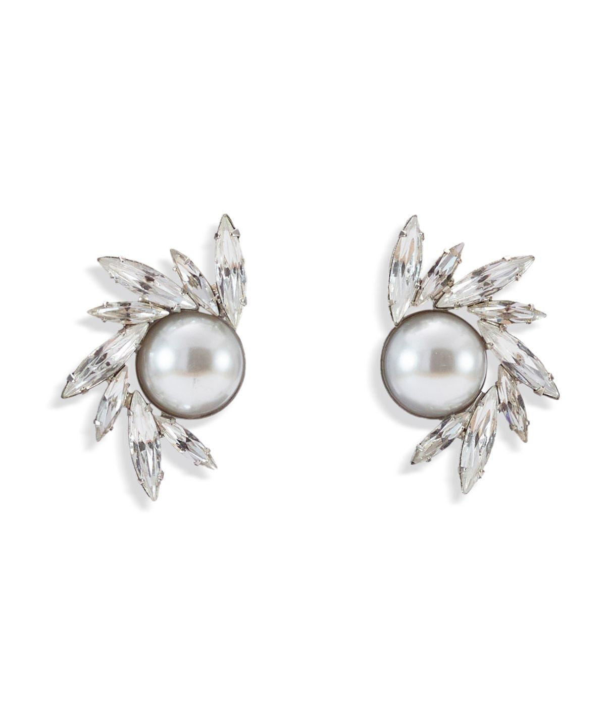 AVRIL PEARL AND CRYSTAL STUD EARRINGS（ピアス）